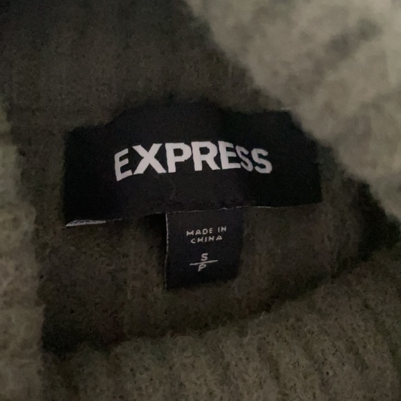 SUPER SOFT Express Sweater Size Small - Picture 3 of 8